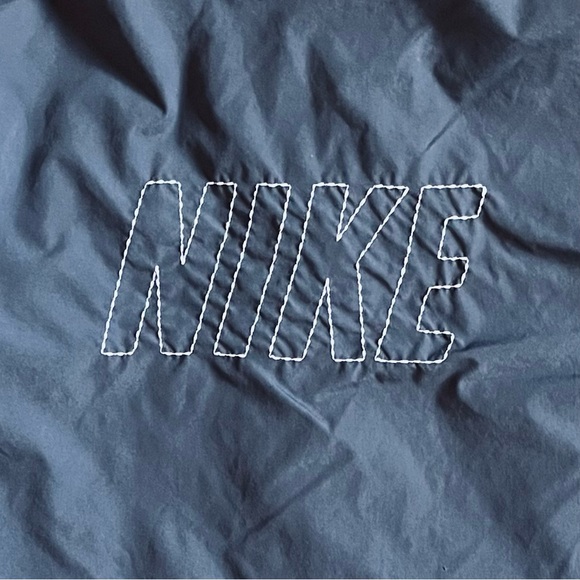 Nike Boy’s Hooded Lightweight Windbreaker Jacket size 4T Red & Grey - Picture 3 of 11